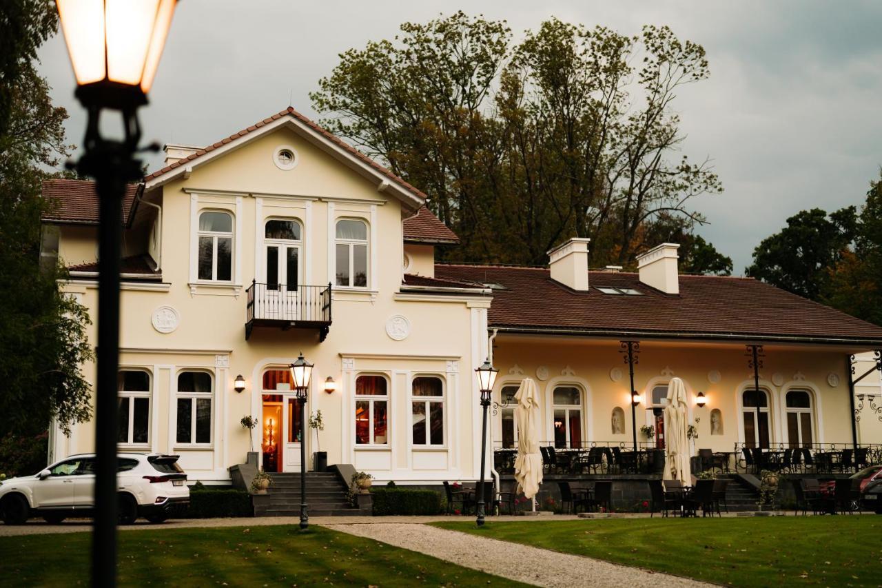 Dwor Na Wolicy Hotel Dębica Eksteriør billede