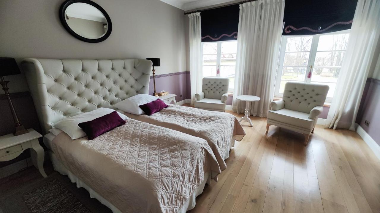Dwor Na Wolicy Hotel Dębica Eksteriør billede