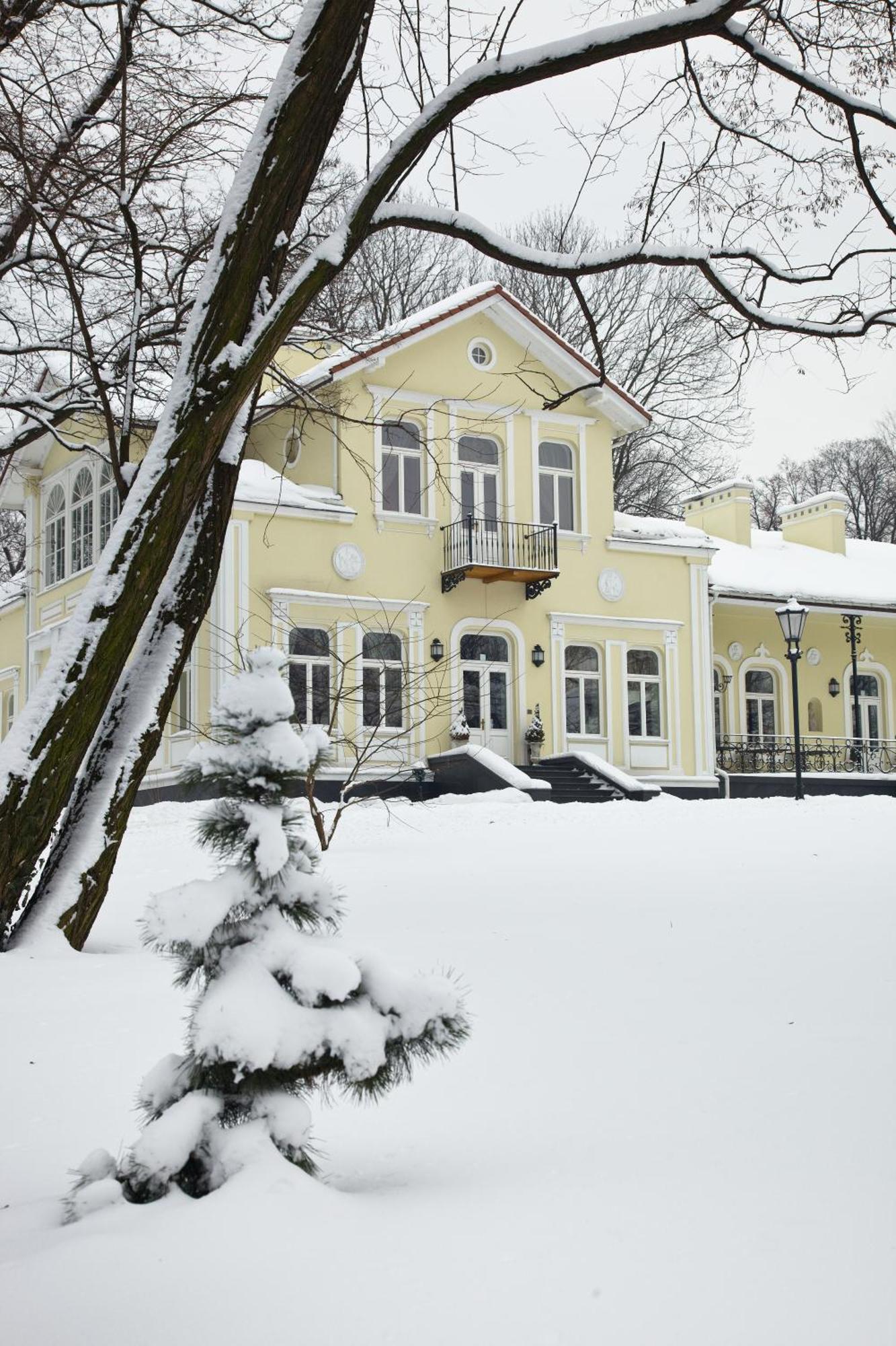 Dwor Na Wolicy Hotel Dębica Eksteriør billede