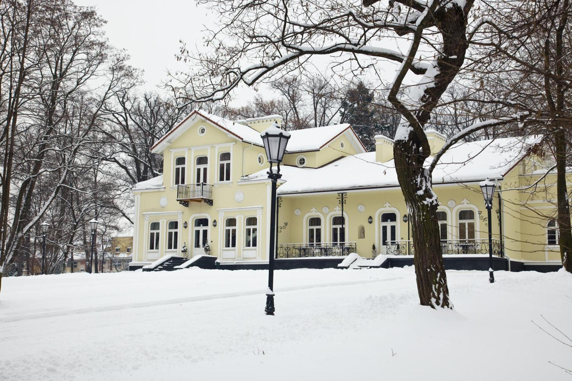 Dwor Na Wolicy Hotel Dębica Eksteriør billede