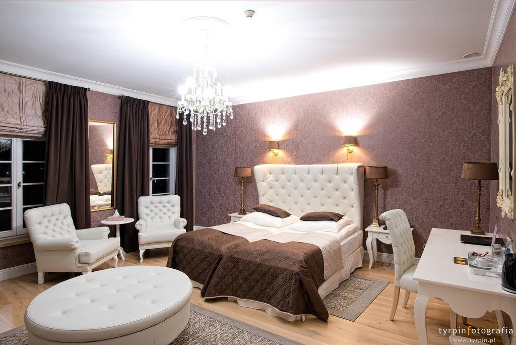 Dwor Na Wolicy Hotel Dębica Eksteriør billede